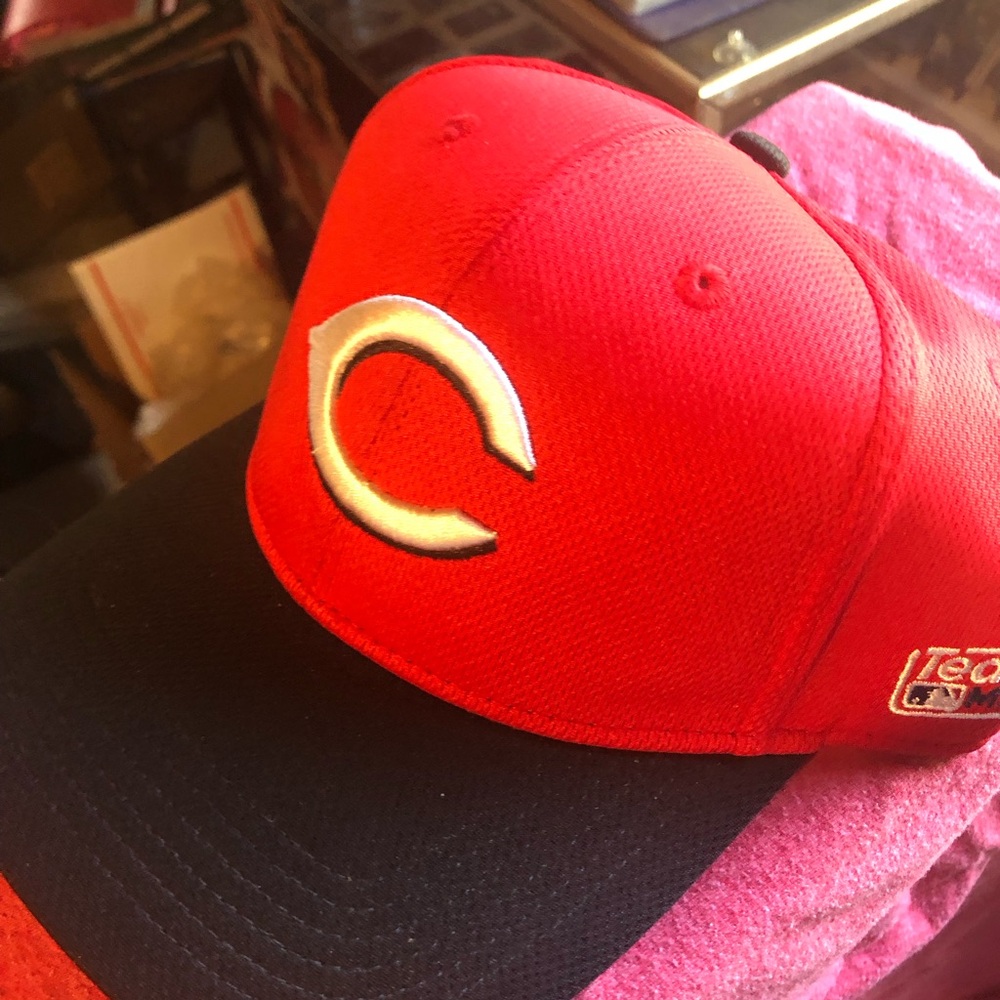Cincinnati Reds hat - Picture 2 of 5
